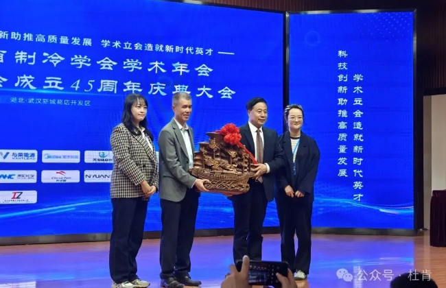 Z6��������ʱ���й����ٷ���վ